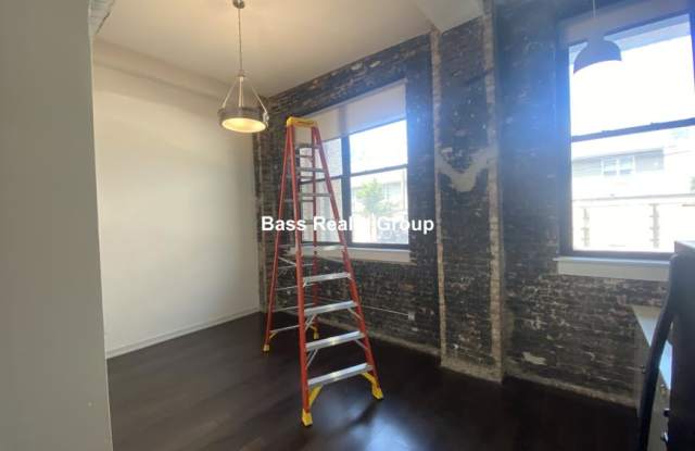 5021 North Kenmore photos photos