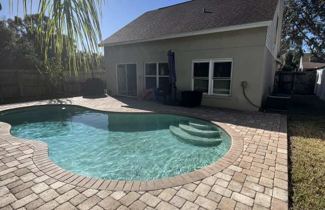1738 Horsechestnut Court Gallery 3
