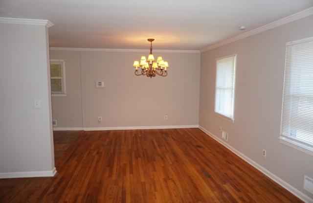 Spacious 5 bed 3 bath home located in Marietta photos photos