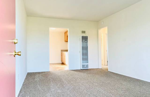 2BD/1BA UPSTAIRS APARTMENT IN PACIFIC BEACH! $2,795/MO photos photos