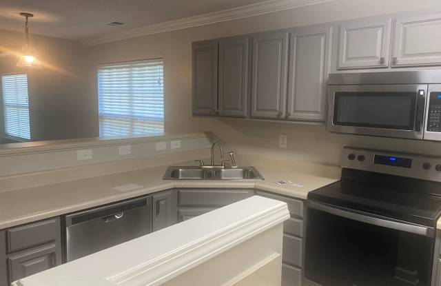 3 Bedroom Townhome Gallery 3