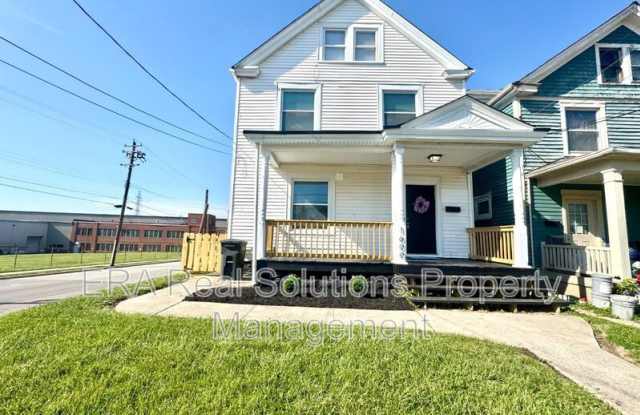 1600 Brewster Avenue photos photos