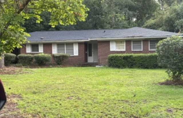 2105 Azalea Drive Gallery 1