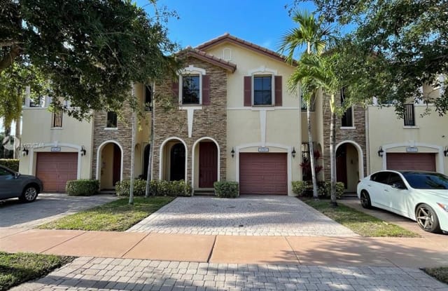 10281 NW 32nd Ter - 10281 NW 32nd Ter, Doral, FL 33172