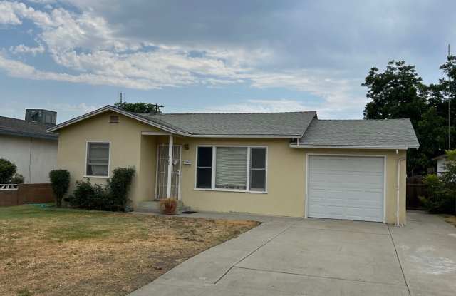 450 South Santa Clara Street - 450 South Santa Clara Street, Tulare, CA 93274