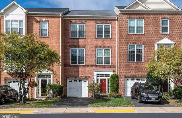 12972 PARK CRESCENT CIRCLE - 12972 Park Crescent Circle, McNair, VA 20171