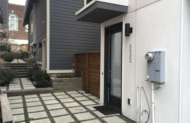 5532 15th Avenue South - 5532 15th Ave S, Seattle, WA 98108