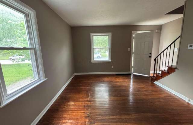 844 S Harris Avenue Gallery 2