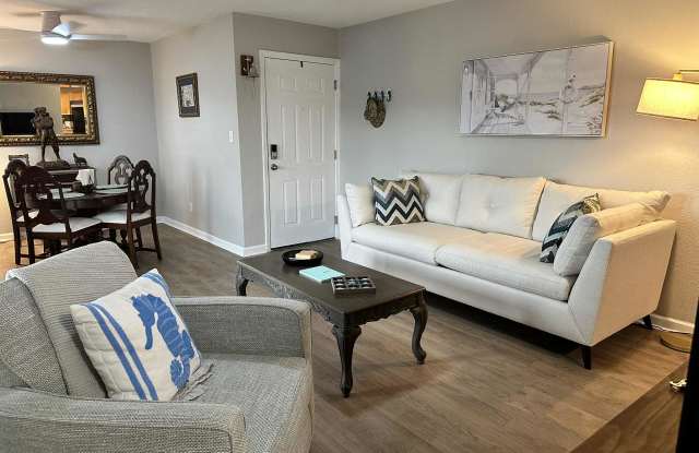 239 Seahorse Dr SE - BUnit B photos photos