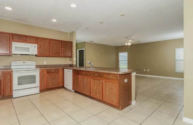 220 Cimarron Dr Gallery 4