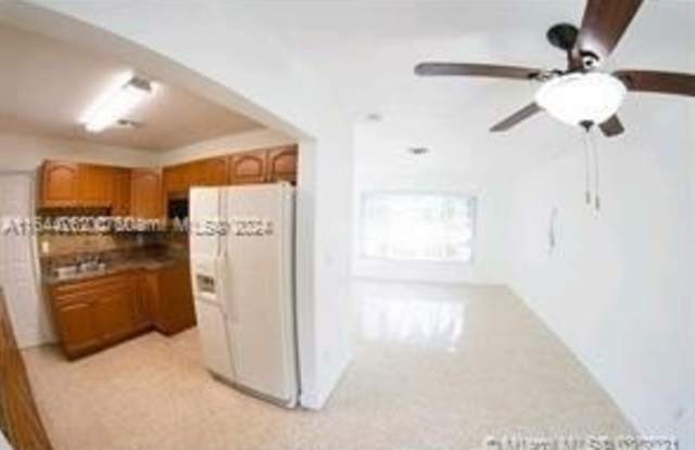 11181 SW 63rd Ter Gallery 2