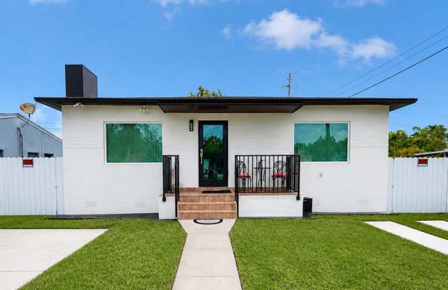 3915 Southwest 68th Avenue photos photos
