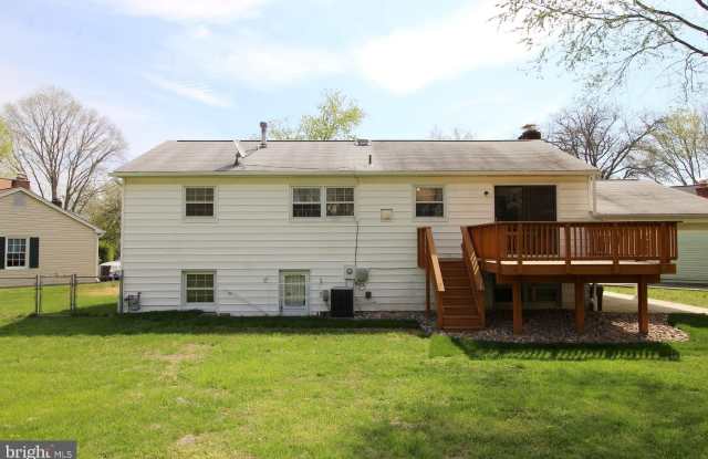 5810 SUNDERLAND Court - 5810 Sunderland Court, Hayfield, VA 22315