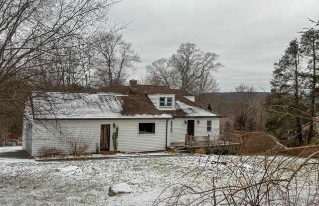 2 Maple Lane - 2 Maple Lane, Fairfield County, CT 06812