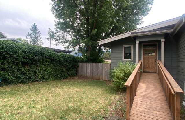 1 bedroom 1 Bath in Bingen, WA Gallery 1