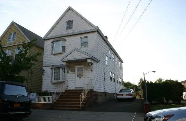 32 GARRETSON AVE - 32 Garretson Avenue, Bayonne, NJ 07002