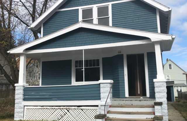 Cleveland West Side 4BR - AVAILABLE NOW! - 8710 Platten Avenue, Cleveland, OH 44102
