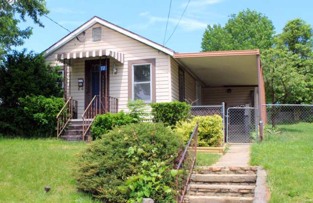 2 Bedroom, 1 Bath house - Available 8/07/2025 - 72 Fairmor Drive, Westover, WV 26501