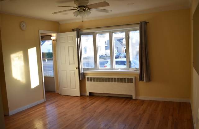 103 Bethpage Road Gallery 3