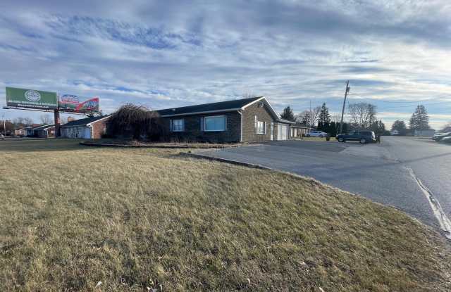 4124 LINCOLN Way E photos photos