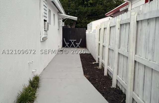 227 SW 26th Rd Gallery 1