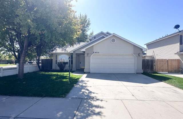 Beautifully updated 3-Bedroom Corner-Lot Home with Large Fenced Backyard & 2-Car Garage! Gallery 4