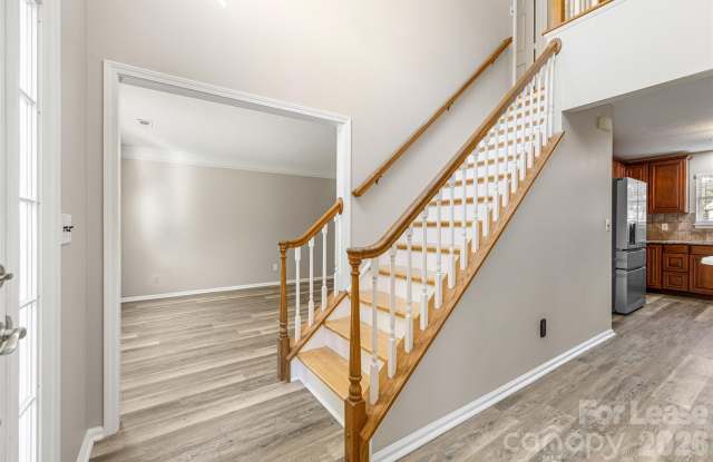 6102 Tesh Court Gallery 3