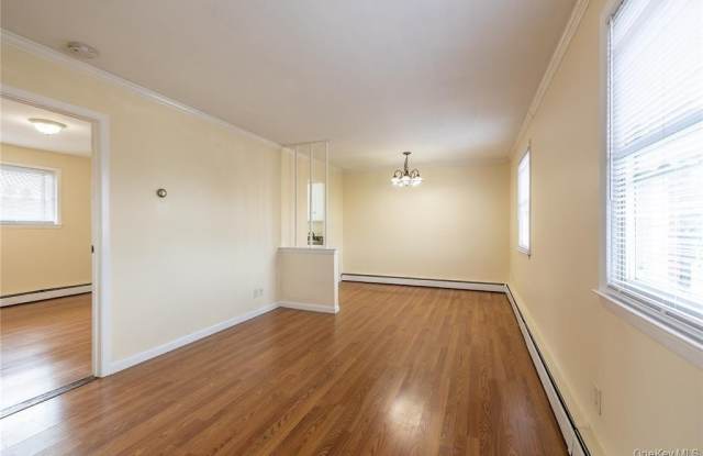 2420 Bennett Avenue photos photos