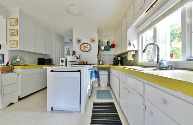 208 Standish Road Gallery 2