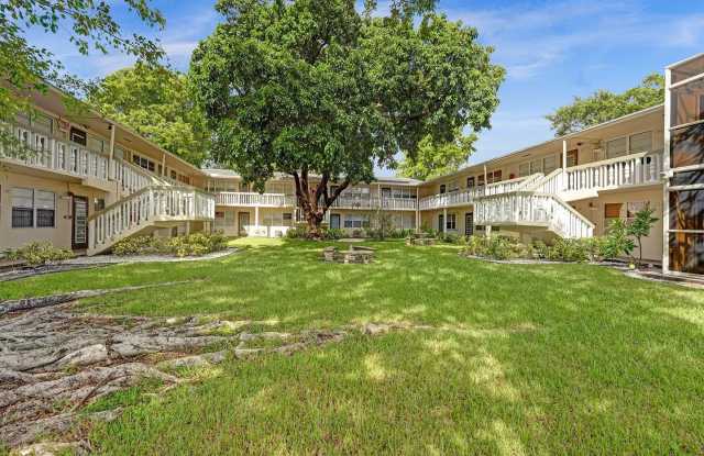 Beautiful fully furnished 2 bedroom 1.5 bath. Gallery 4