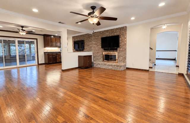 15327 Pebble Sound Gallery 4