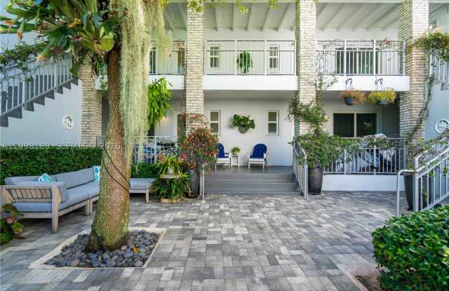 117 S Shore Dr Gallery 2