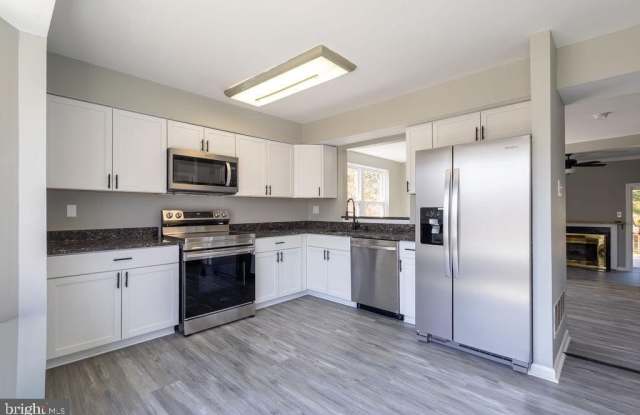 15014 COURTLAND Place Gallery 1