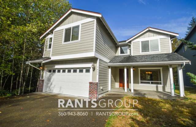 4-bedroom, 2-bathroom Home with Green Belt in A Prime Location! photos photos