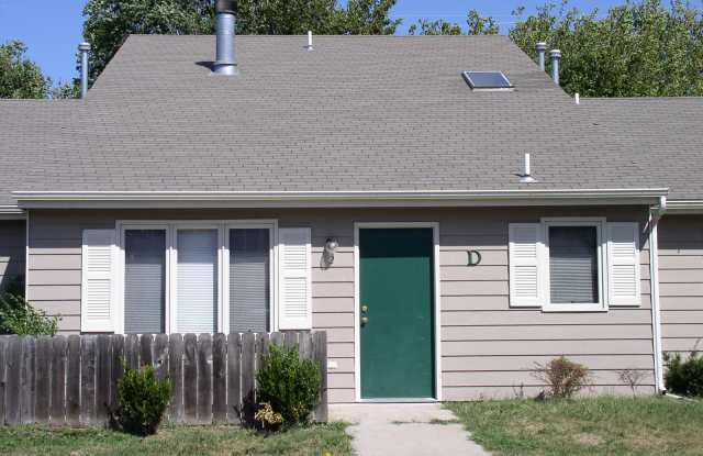 2100 Haskell Avenue Gallery 1