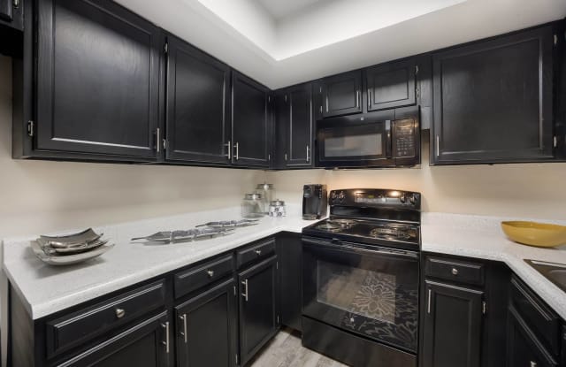 Woodland Hills Apartments Gallery 4