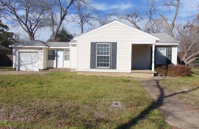 2423 Grove St - 2423 Grove Street, Irving, TX 75060