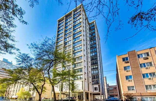 5740 North Sheridan Road photos photos