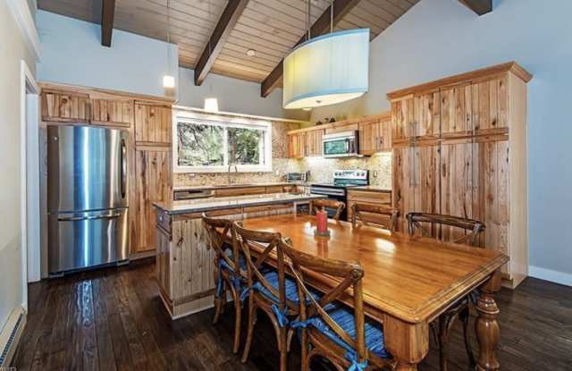 321 Ski Way photos photos