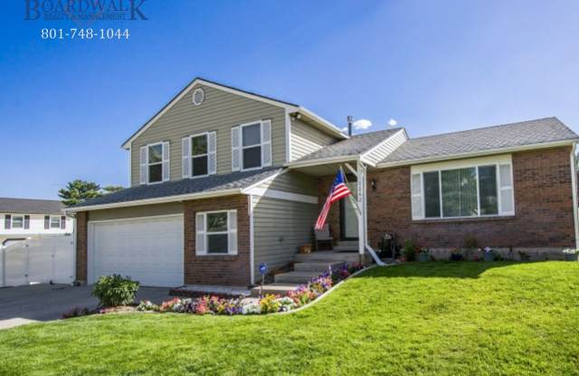 Updated 5-Bedroom Home in Sandy photos photos
