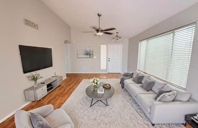 1225 E ANGELA Drive Gallery 3