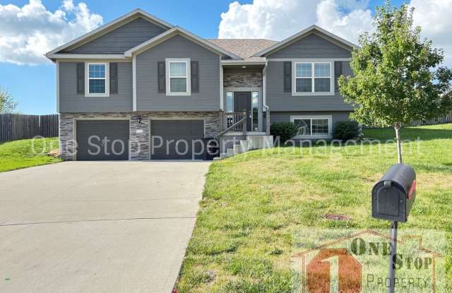 Brand NEW gorgeous 4 bedroom, 3 bath home in Belton! photos photos