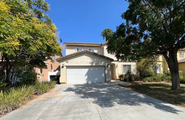 Stunning 5-bedroom,3-bath home in a prime location in south Corona! photos photos