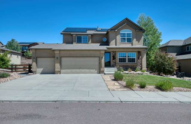 Beautiful 6 bedroom, 3 1/2 bathroom, 3-car garage - solar panels & EV charger available NOW! photos photos