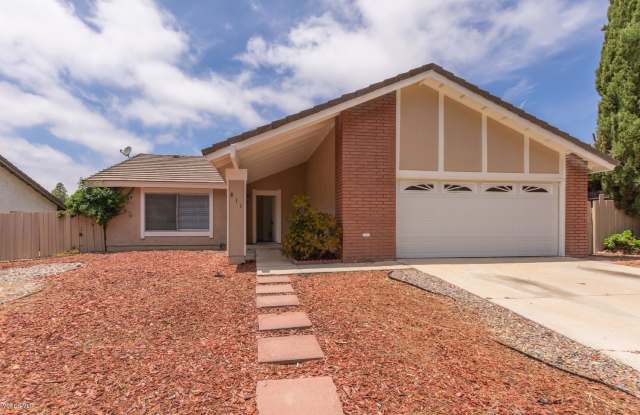 811 Maplewood Court Gallery 2