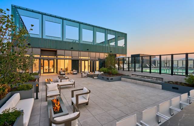 Hazel National Landing - Apartments & Townhomes Gallery 2
