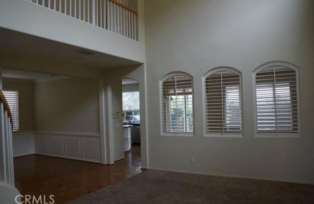 27931 Greenlawn Circle Gallery 4