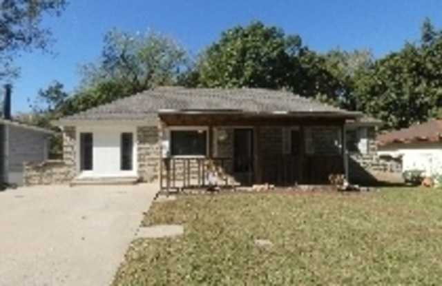 4810 North Wallace Drive Gallery 1
