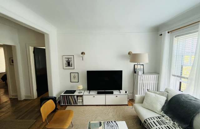 726 Hinman Avenue Gallery 2