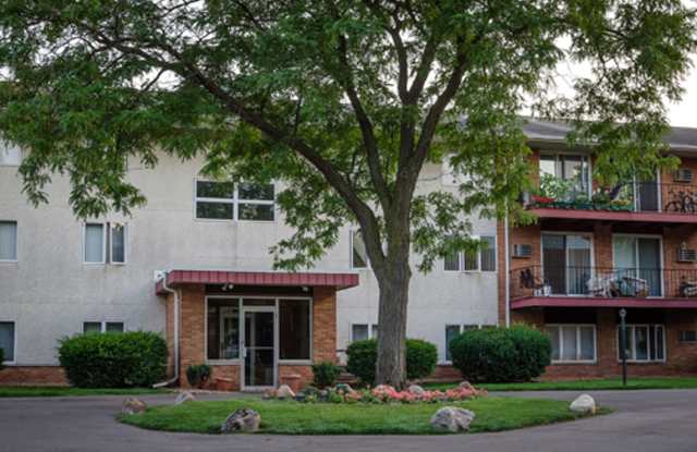 Creek View Apartment Homes 8817 w 35th st. Gallery 2